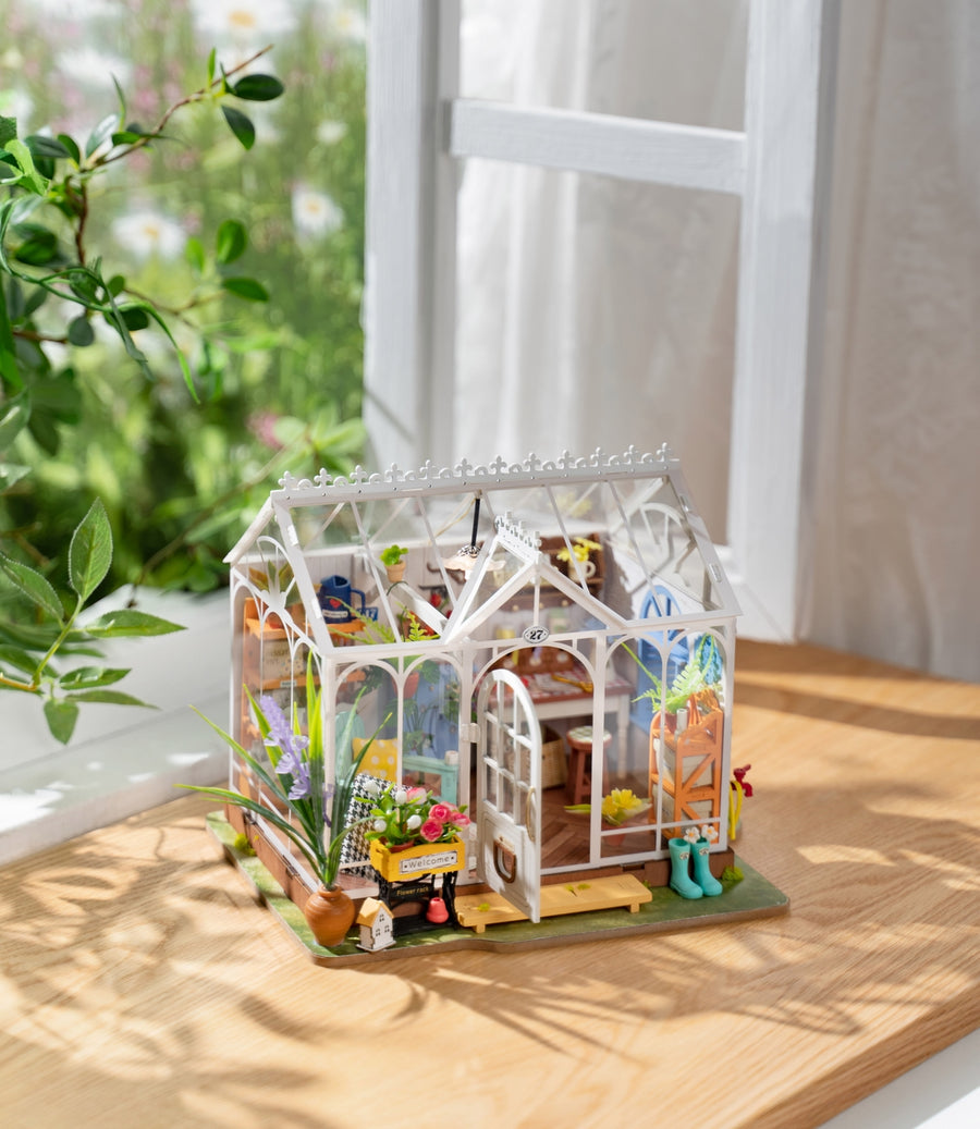 DIY Miniature House Kit: Dreamy Garden House